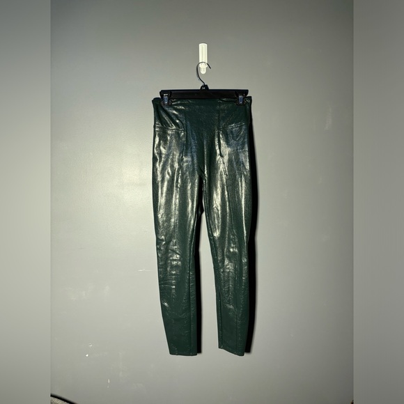 Spanx Faux Patent Leather Leggings in Deep Green Size Small - Picture 2 of 5